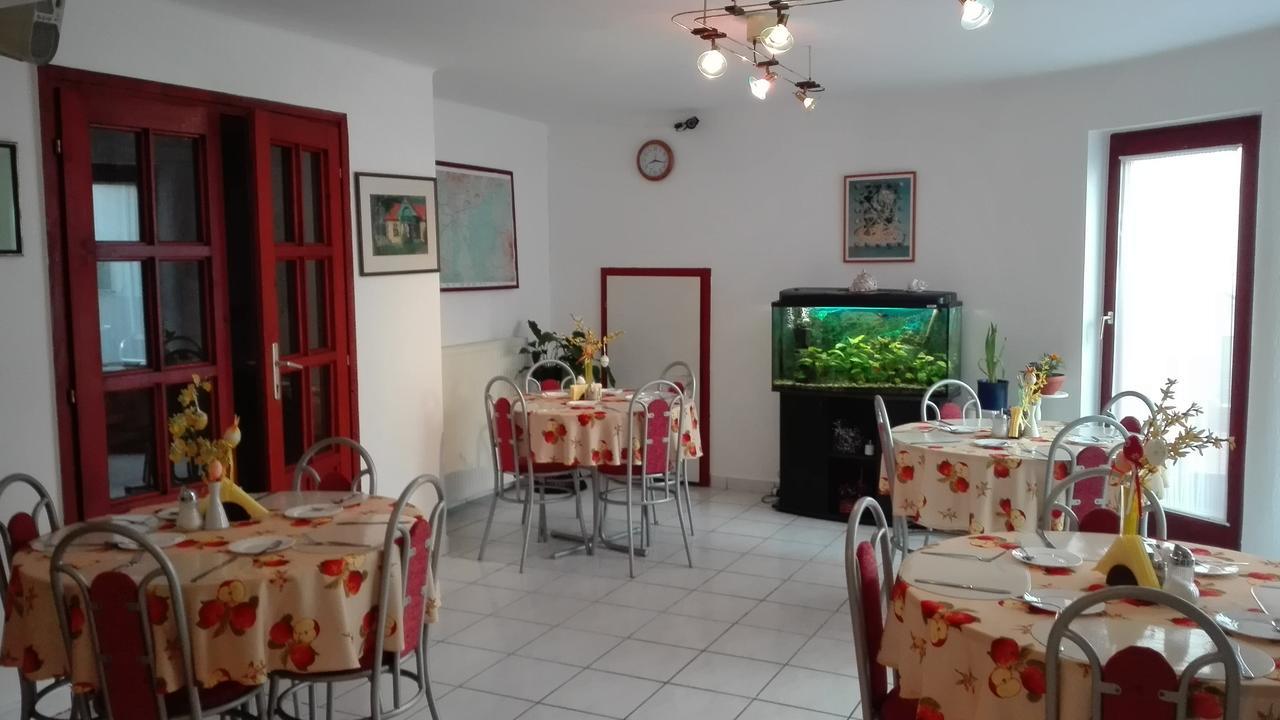 Bed and Breakfast Ria Panzio Ostrzyhom Zewnętrze zdjęcie